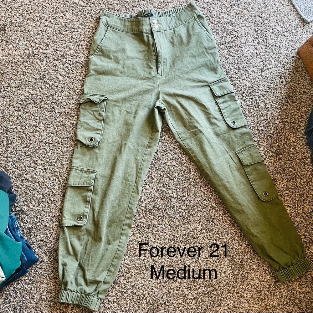 Forever 21 Cargo jeans